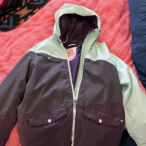 Aperature Size M Women’s Ski / Snowboarding Jacket